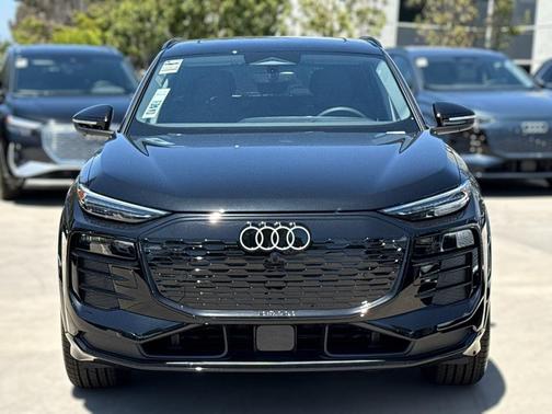 2025 Audi Q6 e-tron Premium Plus