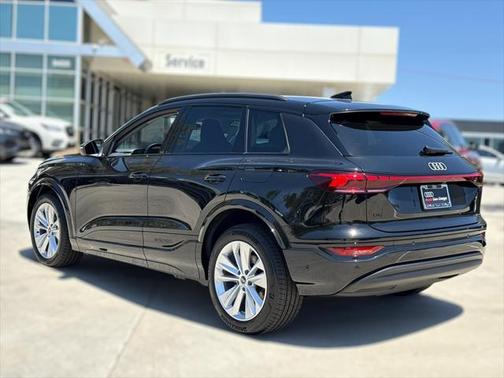 2025 Audi Q6 e-tron Premium Plus