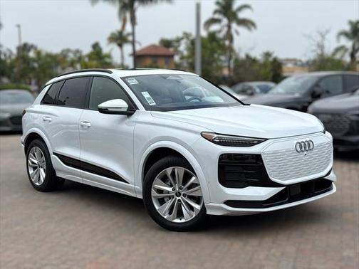 2025 Audi Q6 e-tron Premium Plus