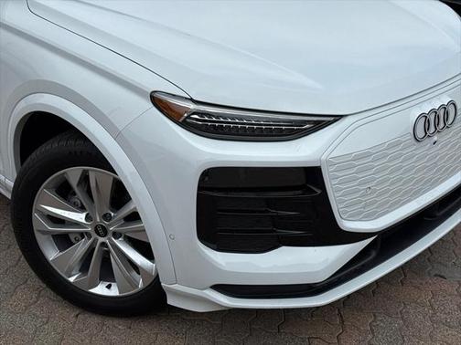 2025 Audi Q6 e-tron Premium Plus