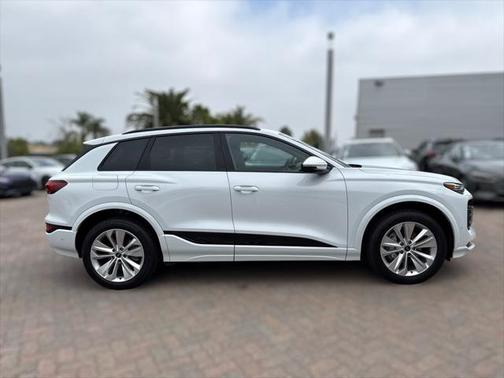 2025 Audi Q6 e-tron Premium Plus