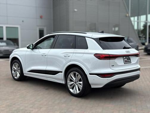 2025 Audi Q6 e-tron Premium Plus