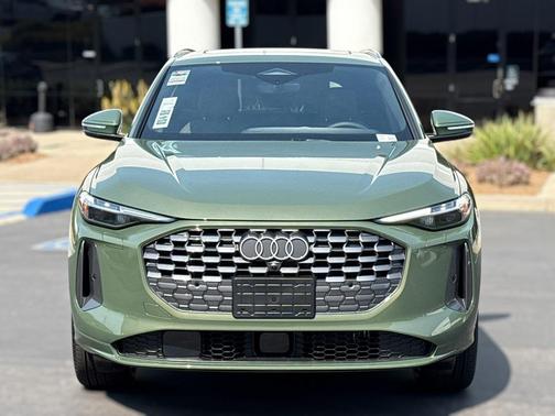 2025 Audi Q5 Premium Plus