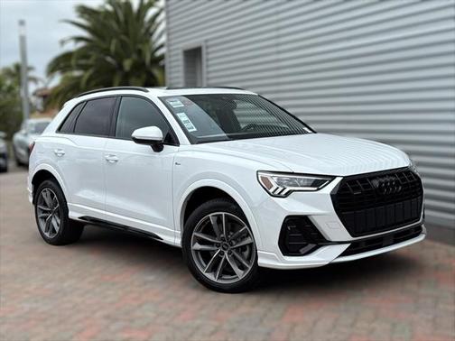 2025 Audi Q3 Premium 45 TFSI S line quattro Tiptronic
