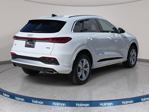 2025 Audi Q5 Premium TFSI quattro S tronic