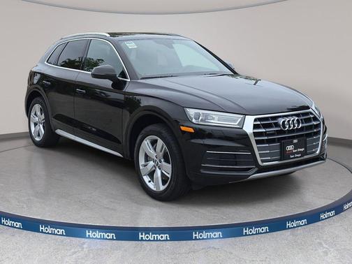 Mythos Black Metallic 2019 Audi Q5 2.0T Premium