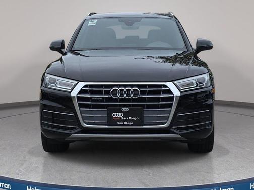 Mythos Black Metallic 2019 Audi Q5 2.0T Premium