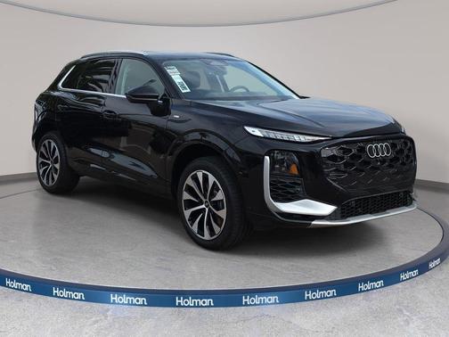 Mythos Black Metallic 2026 Audi Q3 TFSI quattro S tronic