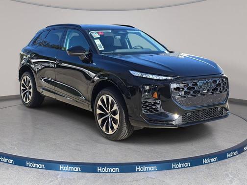 Mythos Black Metallic 2026 Audi Q3 TFSI quattro S tronic