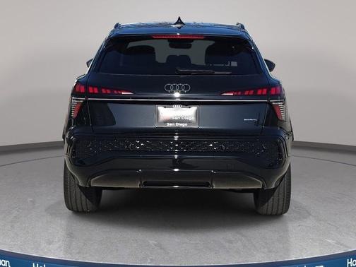 Mythos Black Metallic 2026 Audi Q3 TFSI quattro S tronic
