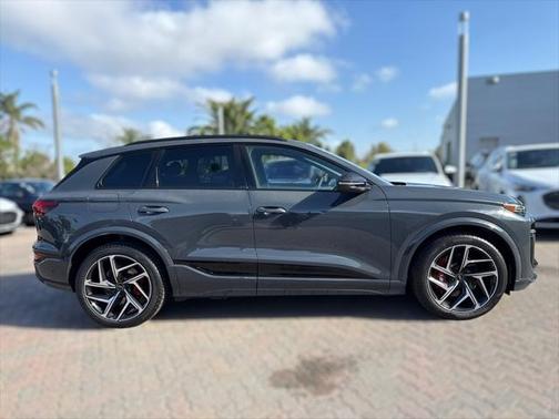 2025 Audi SQ6 e-tron Prestige quattro