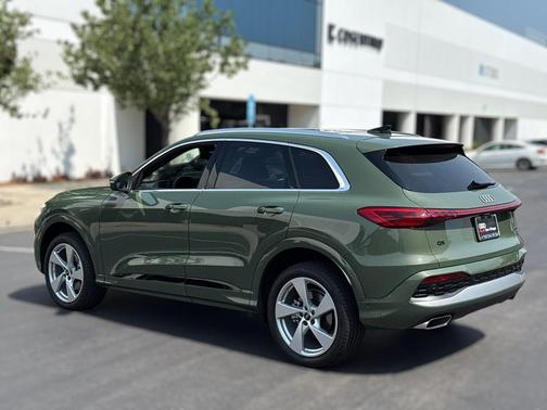 2025 Audi Q5 Premium Plus