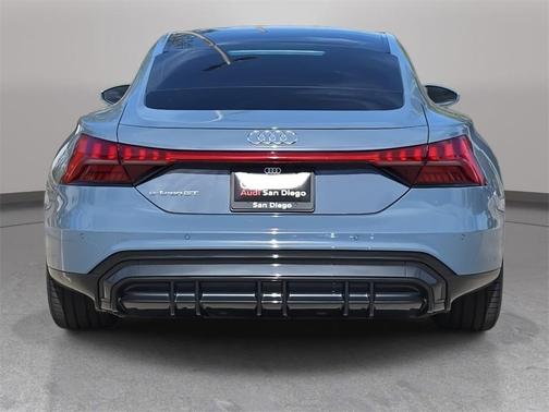 2024 Audi e-tron GT Premium Plus quattro