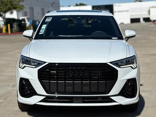 2025 Audi Q3 Premium 45 TFSI S line quattro Tiptronic