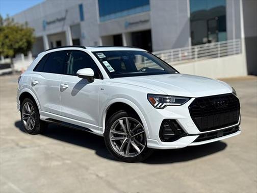 2025 Audi Q3 Premium 45 TFSI S line quattro Tiptronic