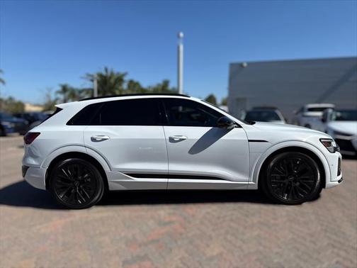 2024 Audi Q8 e-tron Prestige
