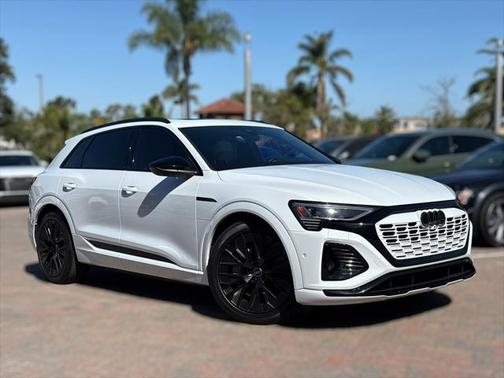 2024 Audi Q8 e-tron Prestige