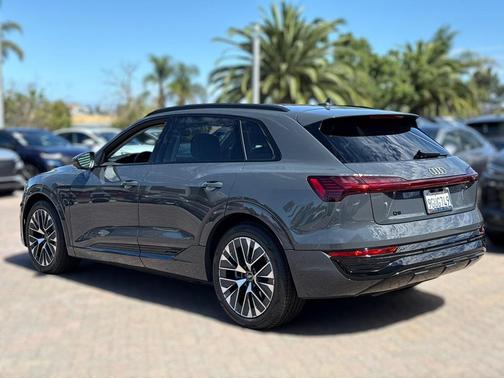 2024 Audi Q8 e-tron Premium Plus
