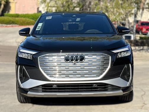 2025 Audi Q4 e-tron Premium Plus 55 quattro