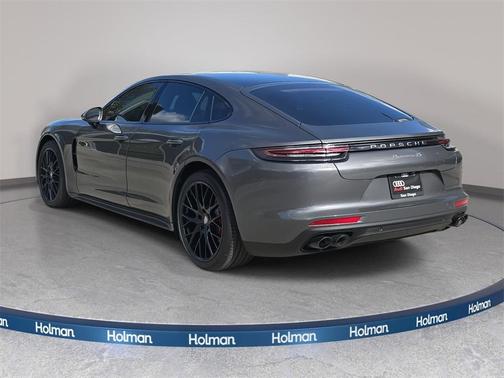 2018 Porsche Panamera 4S