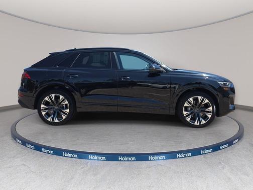 Mythos Black Metallic 2025 Audi Q8 55 Premium