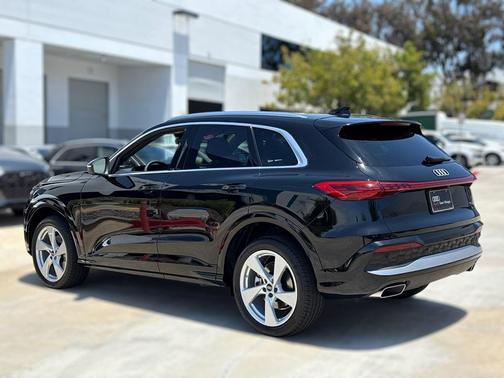 2025 Audi Q5 Premium Plus