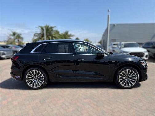 2019 Audi e-tron Premium Plus