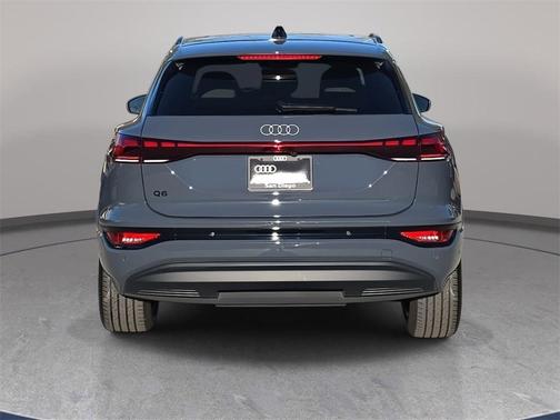 2025 Audi Q6 e-tron Premium quattro