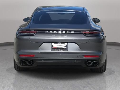 2018 Porsche Panamera 4S