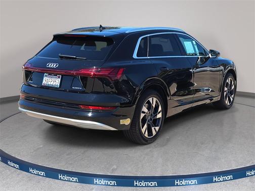 2022 Audi e-tron Premium