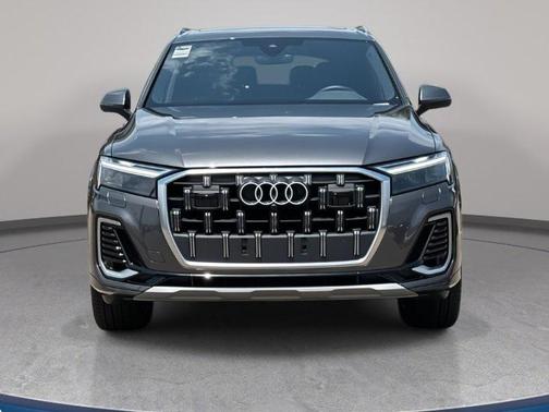 2025 Audi Q7 45 Premium