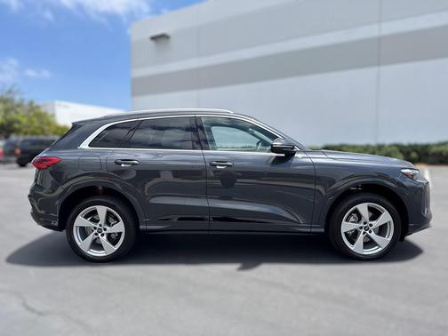 2025 Audi Q5 Premium Plus