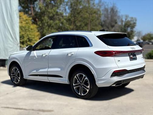 2025 Audi Q5 Premium