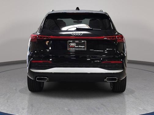 Mythos Black Metallic 2026 Audi Q5 Premium Plus TFSI quattro S tronic