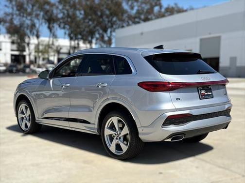 2025 Audi Q5 Premium Plus