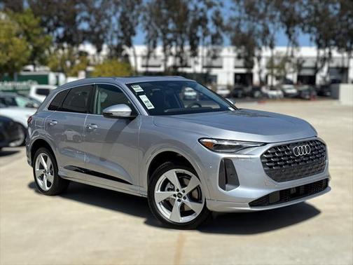 2025 Audi Q5 Premium Plus