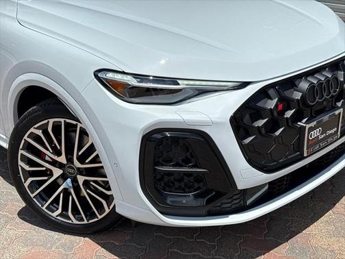 2025 Audi SQ5 3.0T Premium Plus