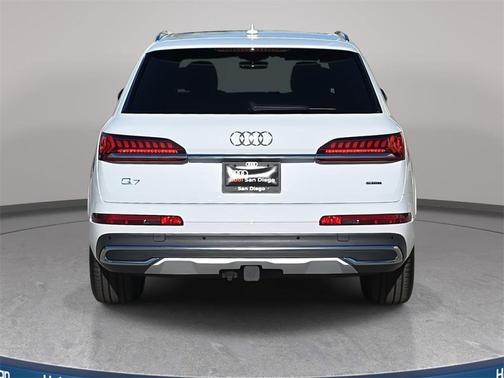 2023 Audi Q7 45 Premium