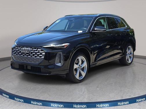 Mythos Black Metallic 2025 Audi Q5 Premium Plus TFSI quattro S tronic