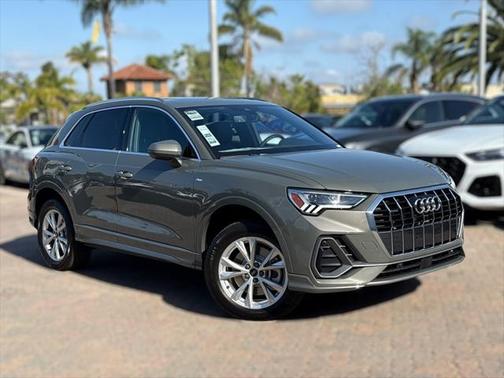 2025 Audi Q3 Premium 45 TFSI S line quattro Tiptronic