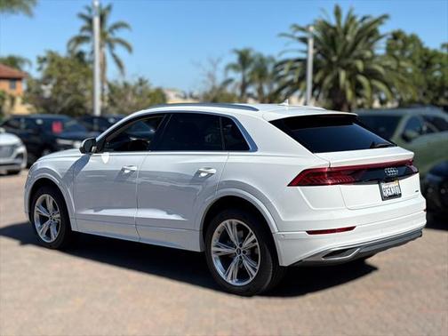 2022 Audi Q8 55 Premium Plus