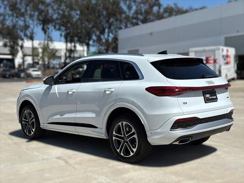 2025 Audi Q5 Premium