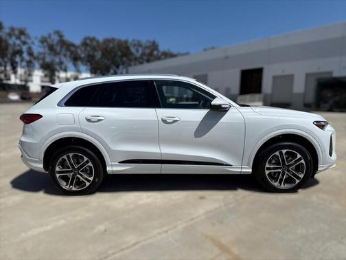 2025 Audi Q5 Premium