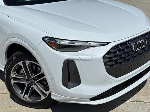 2025 Audi Q5 Premium