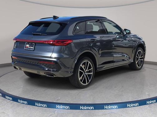 Daytona Gray Pearl Effect 2026 Audi Q5 Premium Plus TFSI quattro S tronic
