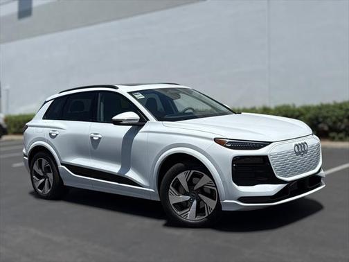 2025 Audi Q6 e-tron Premium Plus quattro
