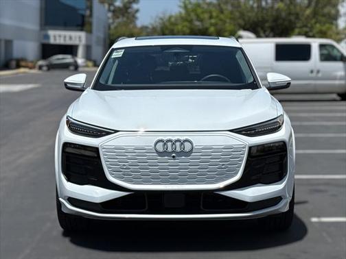 2025 Audi Q6 e-tron Premium Plus quattro