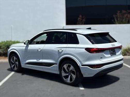 2025 Audi Q6 e-tron Premium Plus quattro