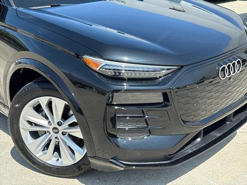 2025 Audi Q6 e-tron Premium Plus