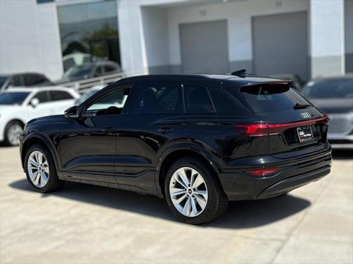 2025 Audi Q6 e-tron Premium Plus